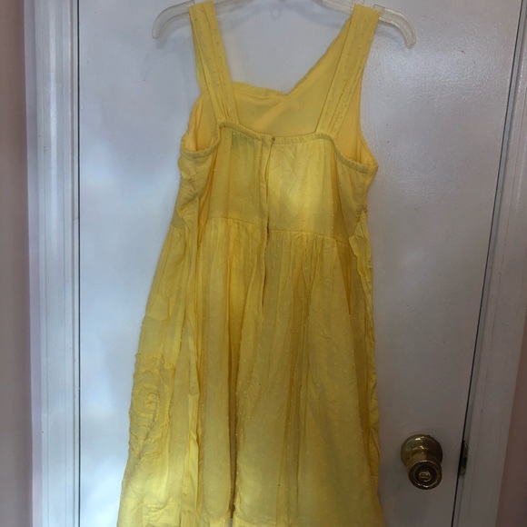 Pretty Yellow Floral Dress - Picture 2 of 2